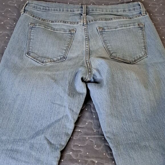 Old Navy curvy boot cut jeans size 6 short - Picture 5 of 6